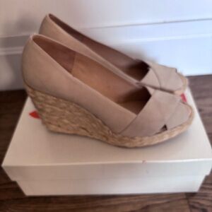 KORS MICHAEL KORS Bleeker Platforms Wedges Natural Nubuck Suede Peep Toe